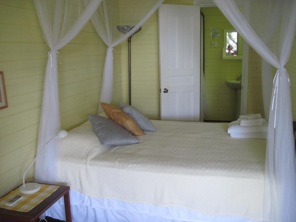 Sand Dollar Beach Bed & Breakfast Бокас-дель-Торо Номер фото